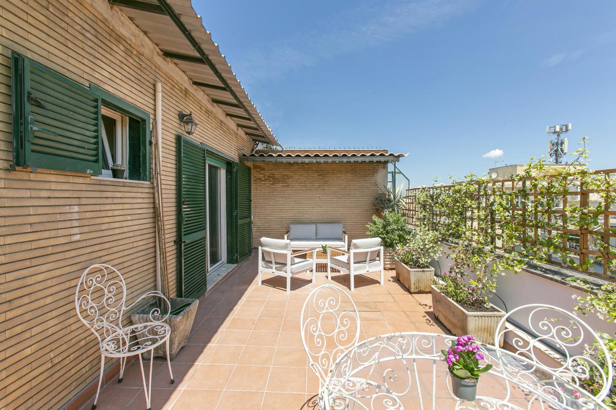 Appartement Attico Moderno Con Terrazza Vicino La Metro B
